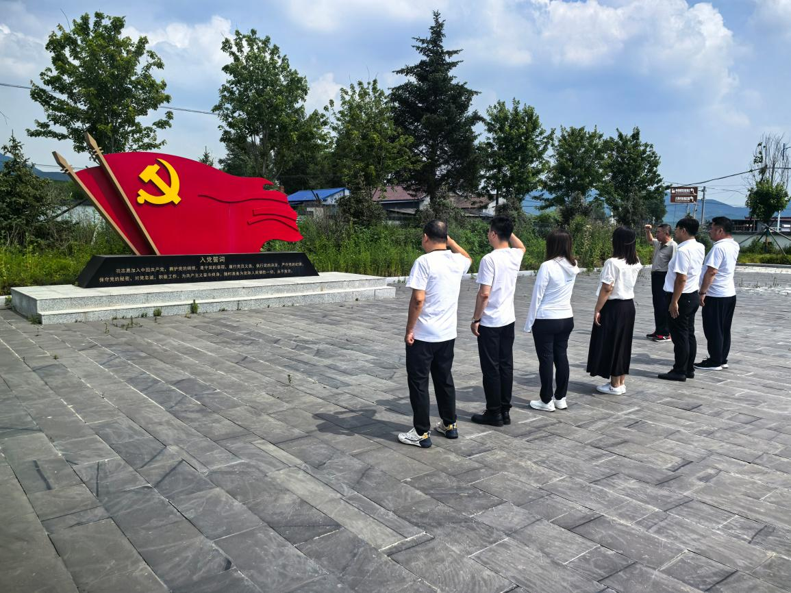 图为活动现场