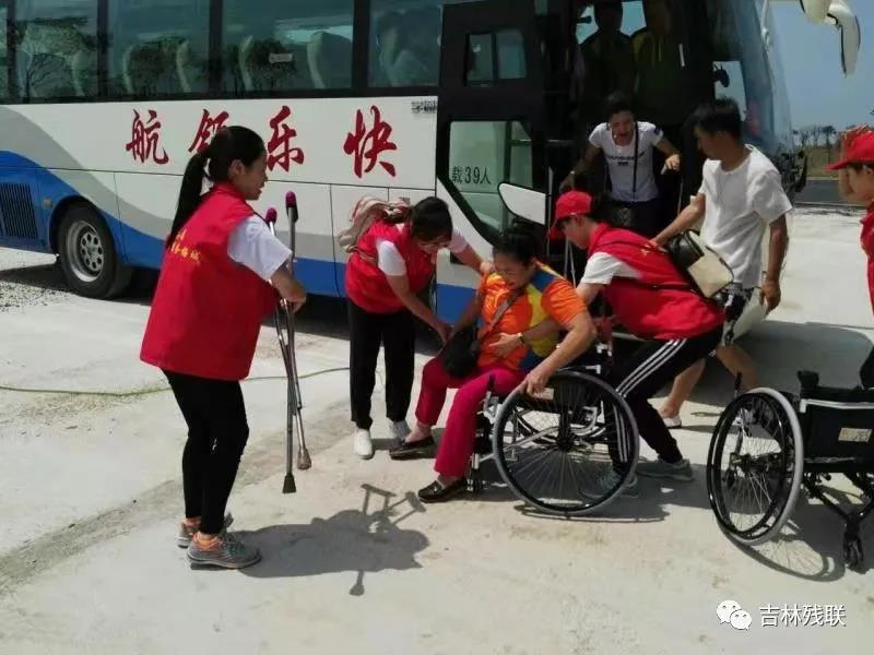 图为活动现场