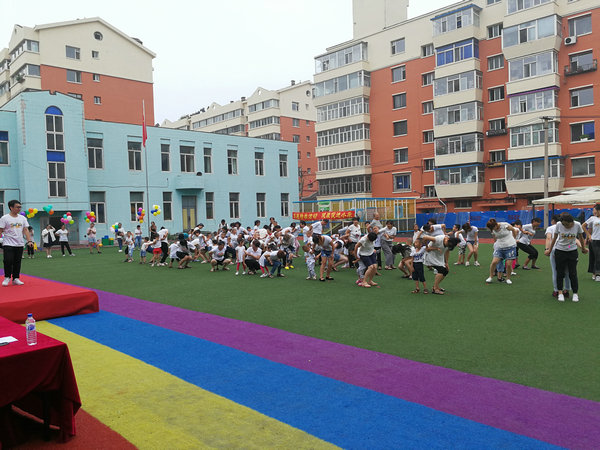 图为活动现场