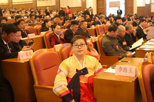 图为延边州残联组联部部长李海玉